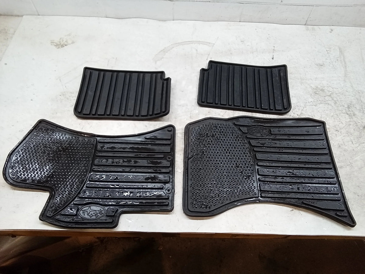 Pre-Owned 10 Subaru Forester Rubber Floor Mats 2 Front 2 Rear Left And Right OEM (Good)