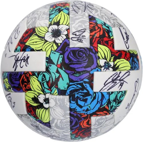San Jose Earthquakes Pre-owned Soccer Ball from the 2022 MLS Season with 25 Signatures - BA88054 - Fanatics Authentic Certified