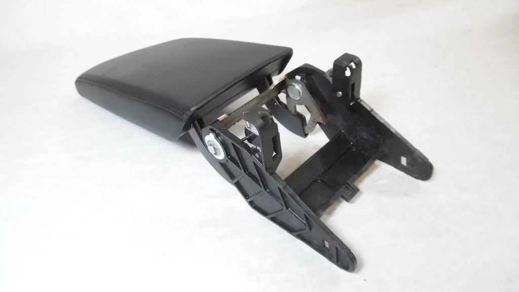 Pre-Owned 2019 2020 2021 Volkswagen Jetta Center Floor Console Lid Armrest Black OEM (Good)